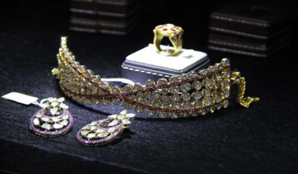 karva chauth gift to wife jwelery