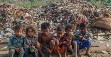Poverty essay in Hindi